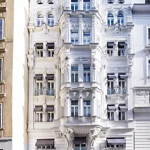 Zur Wiener Staatsoper 3*, Wien Österreich